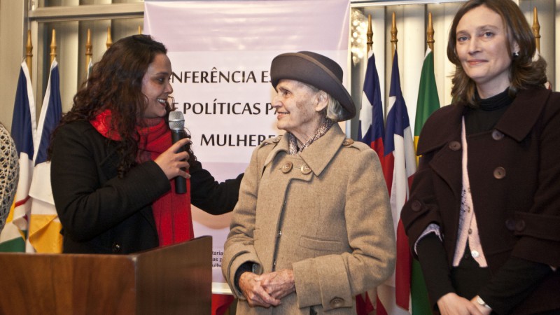 27.06.11: Lançamento da Conferência Estadual de Políticas para as Mulheres. Esq. à dir., a Secretária de Políticas Públicas para as Mulheres Marcia Santana, Enid Backes e a Ministra dos Direitos Humanos Maria do Rosário.