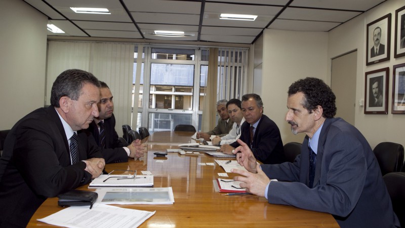 Reunião para instalação do grupo de trabalho do metrô da capital com as presenças do secretário de planejamento do governo do estado João Motta e do secretário de transporte municipal Urnano Schmidt.