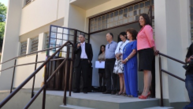 A manhã da sexta-feira (25) foi de festa para a comunidade de Galópolis, em Caxias do Sul. Foi na Escola Estadual Ismael Chaves Barcellos que o secretário de Estado da Educação, Jose Clovis de Azevedo, inaugurou as novas dependências, em cerimônia que