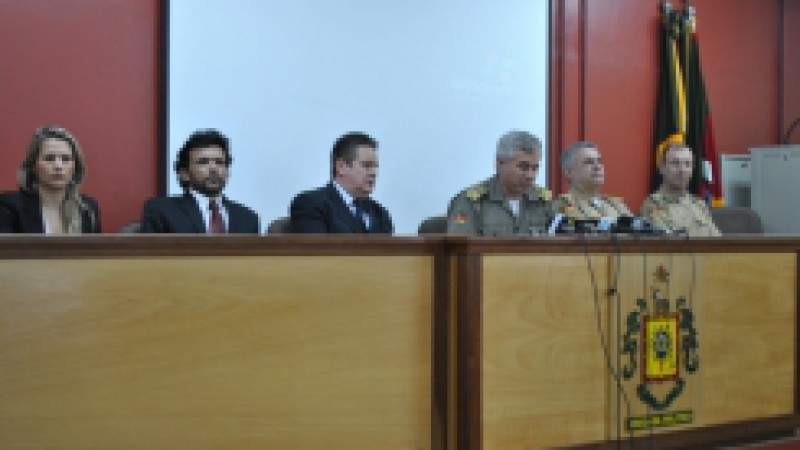 O soldado da Brigada Militar Marcelo Maia, lotado no 24º Batalhão, em Alvorada, e o sargento da reserva João Carlos de Souza são os primeiros apontados pelas investigações sobre a queima de pneus e as ameaças de bomba ocorridas em agosto e setembro.