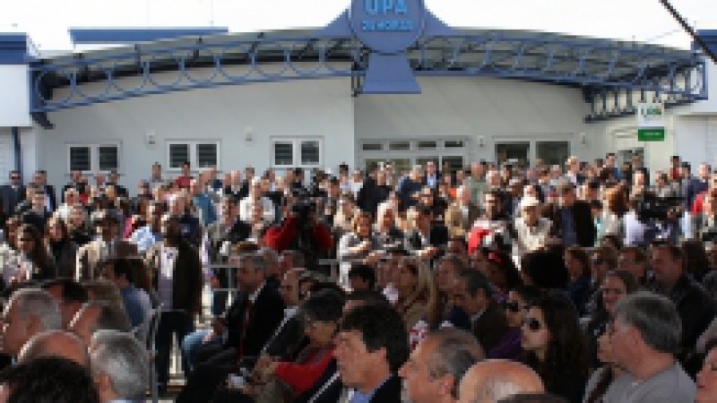 A primeira Unidade de Pronto Atendimento (UPA) 24 horas do Rio Grande do Sul foi inaugurada, neste sábado (03), em Novo Hamburgo, com a participação do ministro da Saúde, Alexandre Padilha, e do secretário Estadual da Saúde, Ciro Simoni. Instalada no