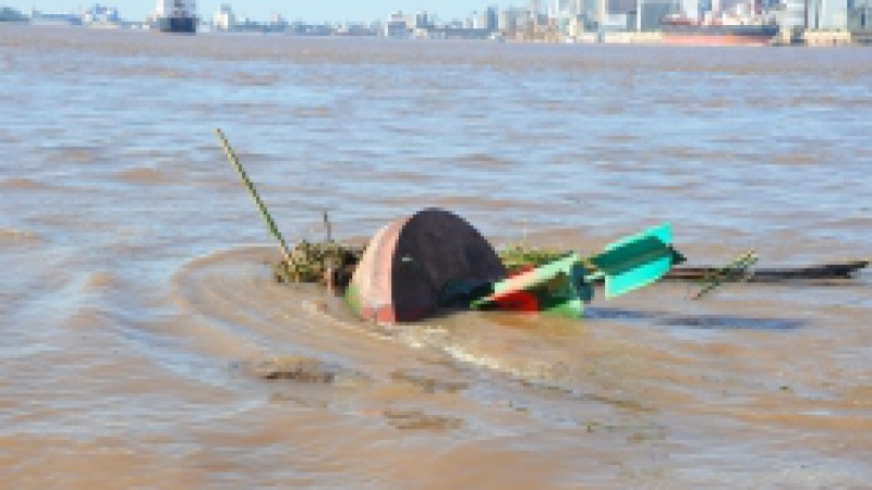 A Marinha do Brasil interditou os canais de navegação compreendidos entre o Lago Guaíba e o Rio Jacuí. A determinação só foi feita após informação da própria Superintendência de Portos e Hidrovias, que verificou o deslocamentos dos sinais náuticos em