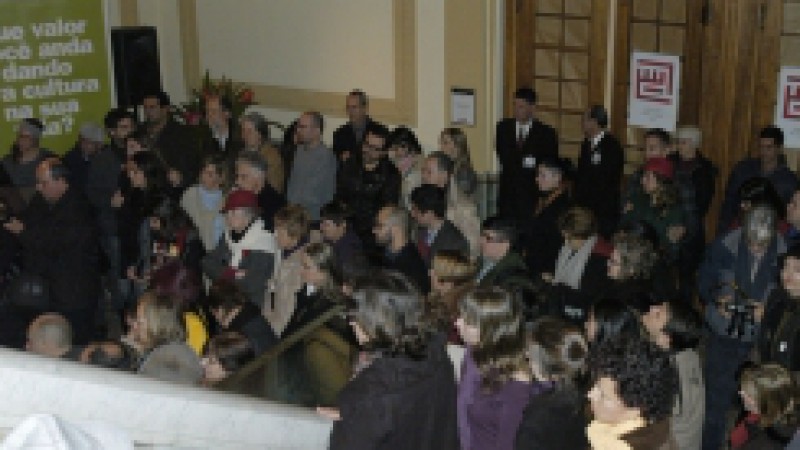 O Museu de Arte do Rio Grande do Sul t(MARGS) teve casa cheia para a abertura da segunda exposição do ano, intitulada Labirintos da Iconografia, na noite de terça-feira (28). A exposição parte da ideia de labirinto do mito grego da ilha de Creta e adota