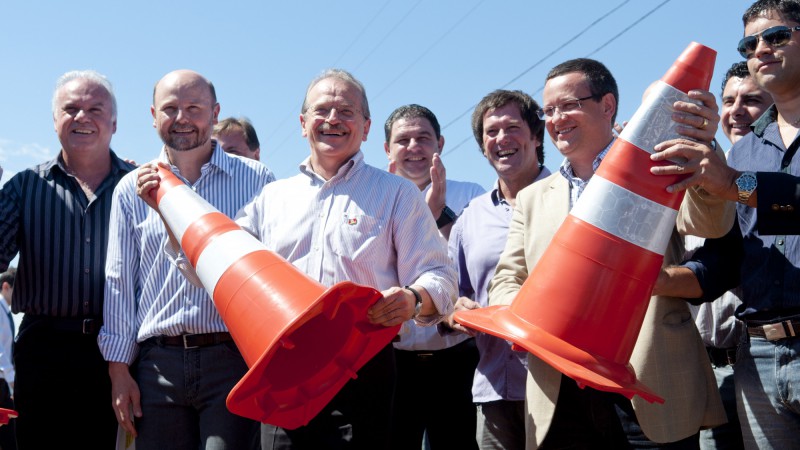30.01.12: Governador Tarso Genro inaugura acesso asf&aacute;ltico (rodovia 305 AM 9010) ligando os munic&iacute;pios de Tucunduva e Novo Machado, na Fronteira Noroeste do RS.