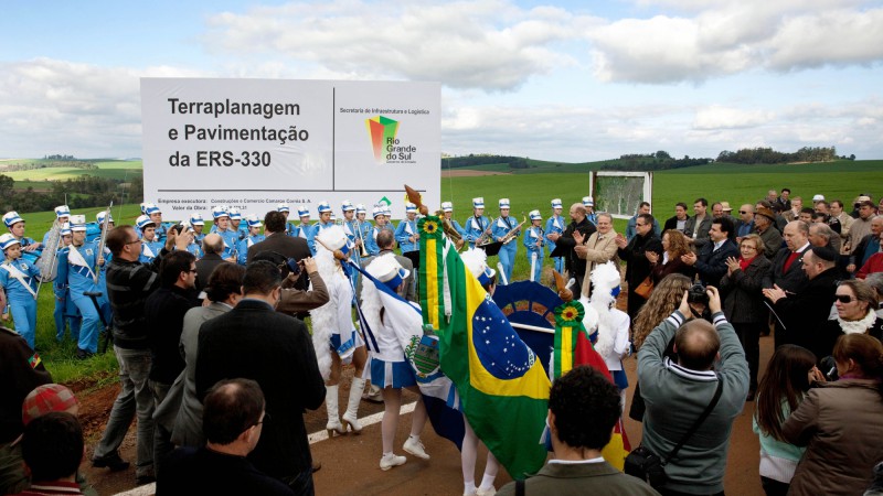 18.07.2012 Governador Tarso Genro Inaugura ERS 330, Acesso Asfáltico ao Município de Derrubadas
