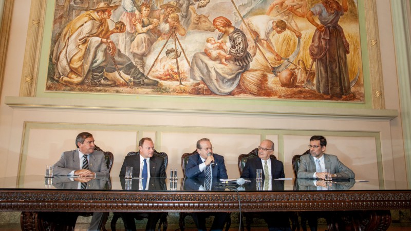 01.11.2012 Governador Tarso Genro durante Ato de assinatura de Protocolo Intenções entre Estado e a Gerdau