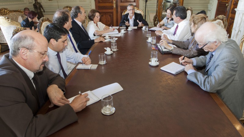 03.12.12: Reunião com a assessoria de Relações Internacionais e a Casa Civil com delegações de San Juan (Arg.) e Coquimbo (Chile) com o tema do Corredor Bioceanico.