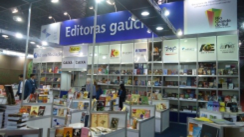 O desempenho das 11 editoras que participaram do Estande Coletivo do RS, promovido pela Secretaria do Desenvolvimento e Promoção do Investimento (SDPI), em parceria com a Câmara Rio-Grandense do Livro, teve um incremento de 50%. Em 2008, foram vendidos