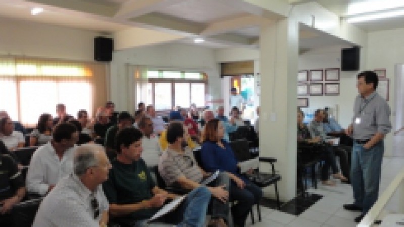 A Secretaria de Desenvolvimento Rural, Pesca e Cooperativismo (SDR), em parceria com as Centrais de Abastecimento do Rio Grande do Sul (Ceasa/RS), realiza uma série de encontros, em várias regiões do Estado, para debater com a população a proposta de