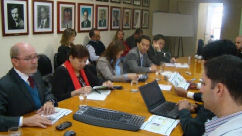 Uma comitiva de agentes governamentais das Filipinas, chefiada pela Embaixadora do país no Brasil, Eva Betita, está no Rio Grande do Sul para conhecer as inovações em democratização da gestão pública. Em reunião na manhã nesta terça-feira (24), na