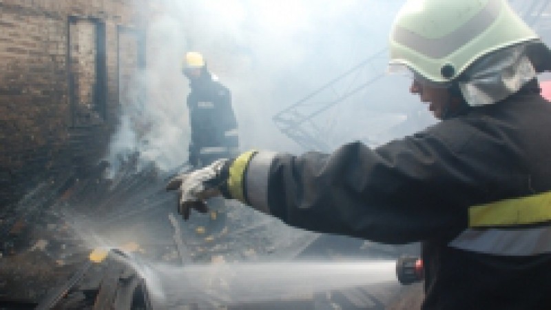 O Corpo de Bombeiros foi acionado na manhã desta quinta-feira (26), em Capão da Canoa, para atendern um incêndio em um restaurante na avenida Paraguassú, n° 585, em frente ao supermercado Nacional. De acordo com o major Renato, comandante do Corpo de