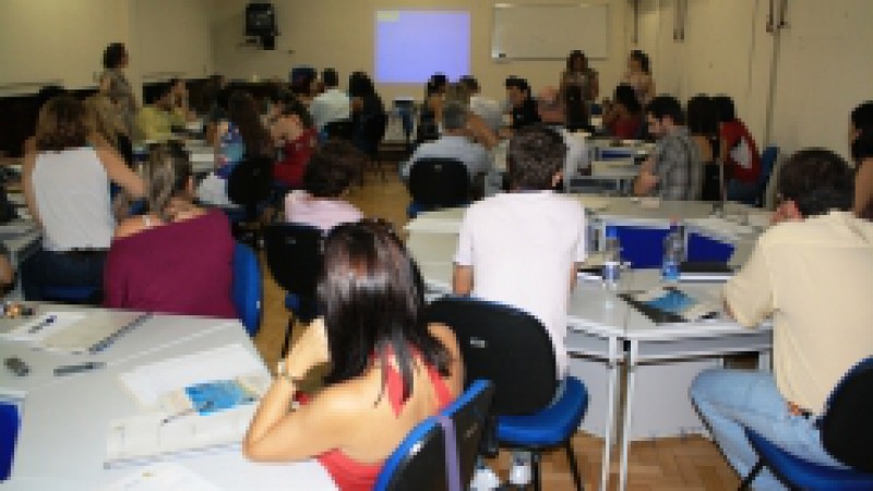 Com sala cheia, iniciou nesta sexta-feira (20) a primeira turma de 2012 do curso que aborda a Elaboração de Projetos Sociais e o Sistema de Gestão de Convênios e Contratos de Repasse (Siconv), promovido pela Rede Escola de Governo em parceria com a