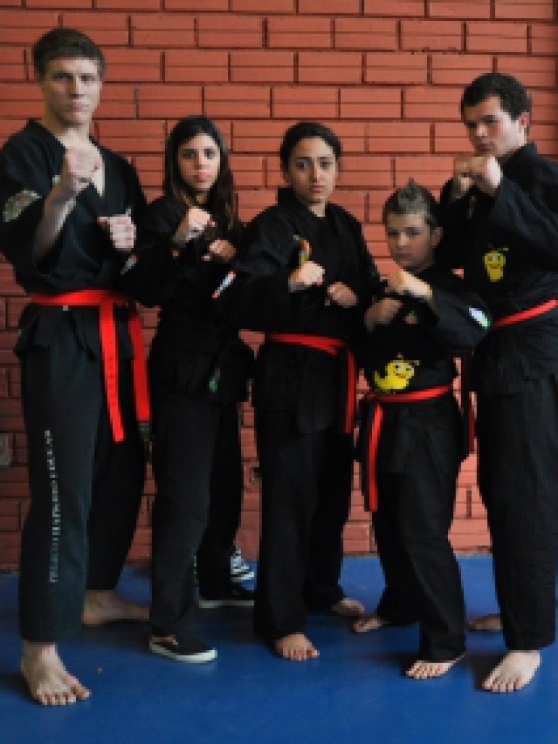 A Secretaria do Esporte e Lazer (SEL) e a Fundação de Esporte e Lazer do Rio Grande do Sul (Fundergs) apoiam o Projeto Hapkido Educar que acontece no Centro Estadual de Treinamento Esportivo (Cete), desde 2007. Esse projeto consagrou Hícaro Alexandre