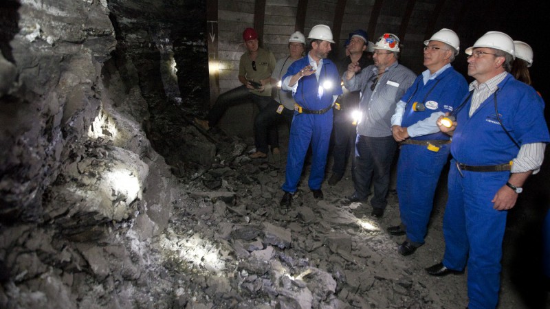 14.03.13: O Vice Governador Beto Grill Realiza visitas na região carbonífera de Minas do Leão.Na foto Acompanhado pelo Secretário Kaleb de Oliveira(Seinfra), Rui Dick (Seinfra), e Claudemir Bragagnolo sec.adjunto.