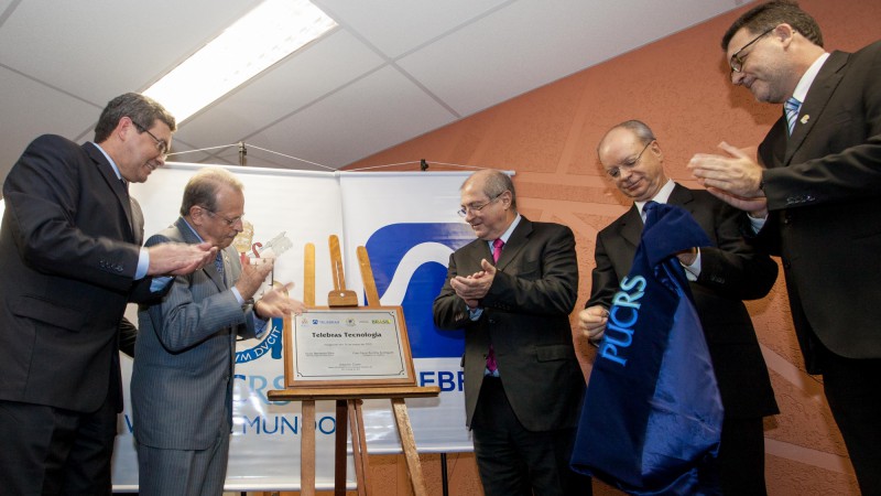 26.03.2013 Governador Tarso Genro durante solenidade pública de inauguração do Laboratório de Telecomunicações/ Rede de Referência da TELEBRAS na PUCRS