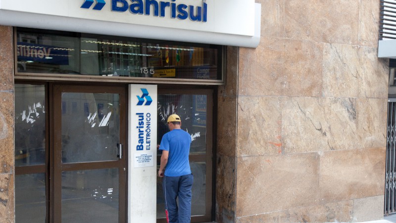11.07.13: Funcionamento das agências do Banrisul do dia da greve geral.