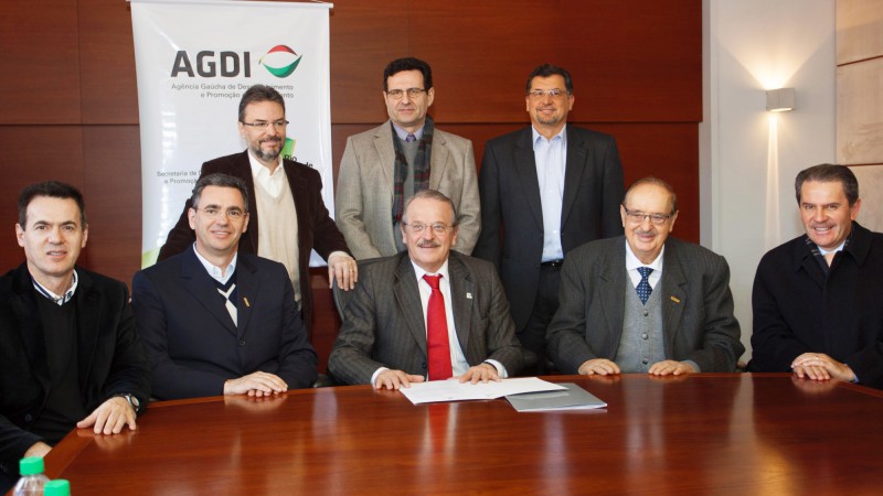 16.08.2013 Governador Tarso Genro durante atualização da Política Industrial do RS e assinatura do Fundopem na Empresa Randon
