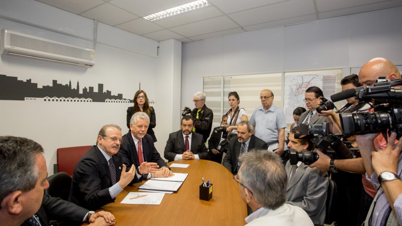 15.10.13 Governador Tarso Genro durante lançamento da proposta de manifestação de interesse do metrô de Porto Alegre
