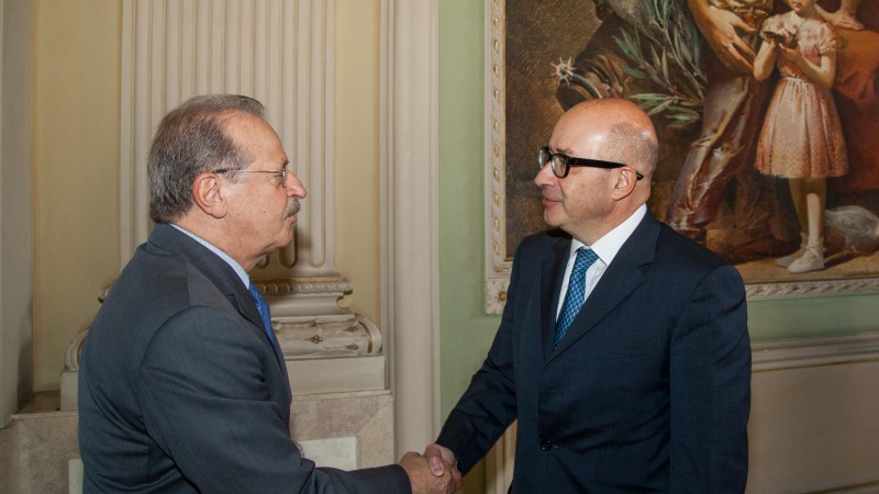 13.12.13 Governador Tarso Genro recebe o Embaixador da República Helênica da Grécia no Brasil, Sr. Dimitri Alexandrakis no Palácio Piratini