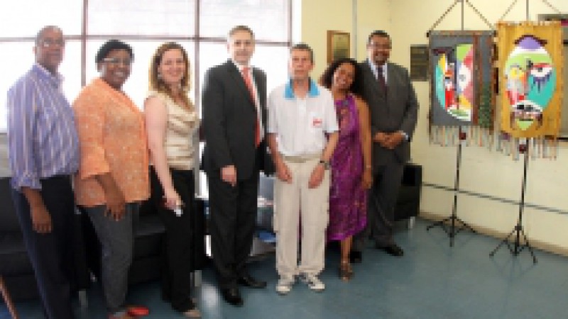 A Fundação para o Desenvolvimento de Recursos Humanos (FDRH) inaugurou, na tarde desta segunda-feira (18), a exposição das obras do artista plástico, Silvio Rebello, abrindo oficialmente a Semana da Consciência Negra. Este evento inaugura uma semana de