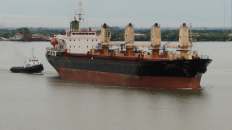 As embarcações que chegaram ao Cais Navegantes, junto ao Porto de Porto Alegre, com 13.7 mil toneladas de produtos, devem ter a conclusão de descarga adiada em razão do clima. A chuva que cai desde a última sexta-feira (20) está interferindo na operação.