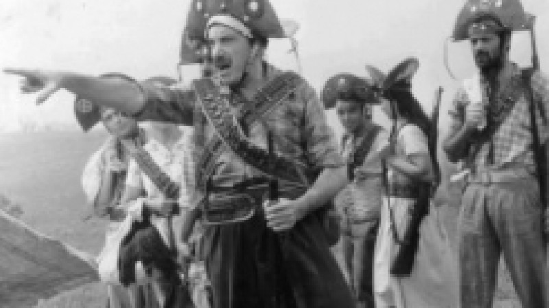 Mais um filme do Festival Mazzaropi vai ao ar nesta sexta-feira, 19 de julho, às 22h30, na TVE. Em O Lamparina, Mazzaropi interpreta Bernardino Jabá, um pacato homem do campo que, para não se confrontar com o bando de cangaceiros de Zé Candiero, acaba se