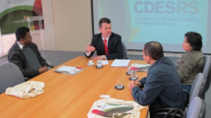 A experiência do Conselho de Desenvolvimento Econômico e Social do Rio Grande do Sul (Cdes-RS) foi apresentada, nesta quarta-feira (26), para representantes da prefeitura de Rio Branco, capital do Estado do Acre. A comitiva foi recebida pelo