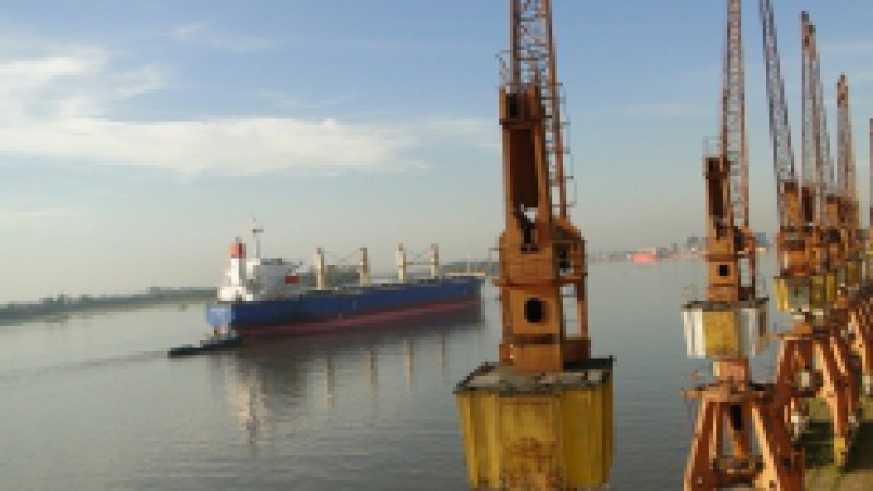 Nada melhor do que uma opera&ccedil;&atilde;o intensa no nosso porto para celebrarmos mais um ano de trabalho, afirmou o superintendente de Portos e Hidrovias, Pedro Obelar, ao destacar o anivers&aacute;rio de 92 anos do Porto de Porto Alegre. A data &eacute; comemorada nesta