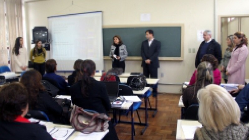 Servidores públicos municipais iniciaram, na manhã desta segunda-feira (08), mais uma etapa do 1º módulo do curso de Planejamento e Elaboração do Plano Plurianual (PPA). Com 35 horas/aula, a ação educativa integra o Programa de Formação para Técnicos