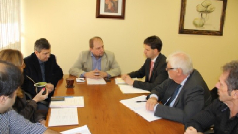 Representantes do Banco Mundial (Bird) e da Secretaria do Planejamento, Gestão e Participação Cidadã (Seplag) estiveram reunidos com o secretário estadual da Administração e dos Recursos Humanos, Alessandro Barcellos, nesta quinta-feira (02), para tratar