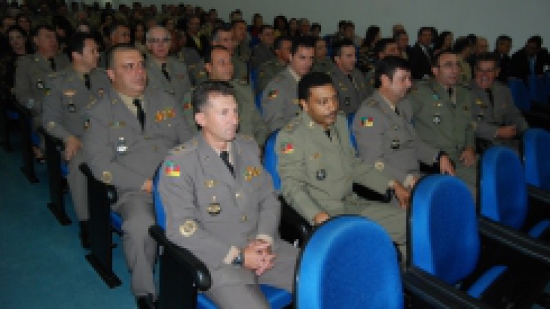 O comandante-geral da Brigada Militar, coronel Fábio Duarte Fernandes, participou nesta quinta-feira (21) da solenidade de formatura de 31 tenentes-coronéis no Curso de Especialização em Política e Gestão de Segurança Pública (CEPGSP), na Academia de