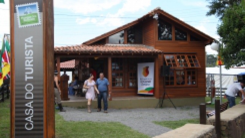 Vacaria recebe neste sábado (08), mais uma Jornada Técnica 2014, que ocorre às 17h no Galpão da Prefeitura, dentro do Parque de Exposições Nicanor Kramer da Luz (BR-116, km 35), com presença da secretária de Estado do Turismo (Setur-RS), Abgail Pereira.