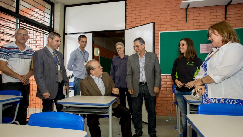 PORTO ALEGRE, RS, BRASIL, 26.03.14 Governador Tarso Genro entrega obras da Escola Estadual de Ensino Fundamental Pacheco Prates. Foto: Caco Argemi/Palácio Piratini