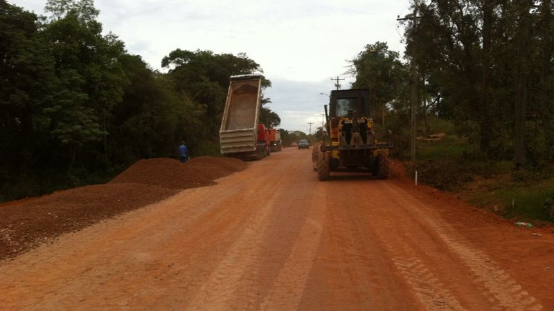 Pavimenta&ccedil;&atilde;o dos 3 quil&ocirc;metros no trecho entre o Arroio Fi&uacute;za e o entroncamento com a rua Manoel Santana, deve ser conclu&iacute;da at&eacute; maio