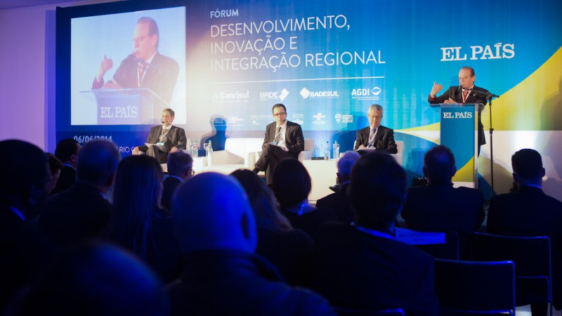PORTO ALEGRE, RS, BRASIL, 06.06.14: Governador Tarso Genro durante Seminário El País. Foto: Alina Souza/Palácio Piratini