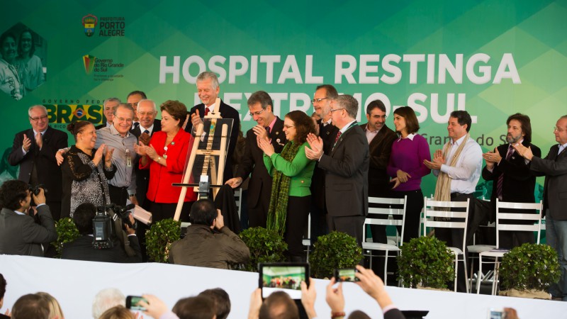 PORTO ALEGRE, RS, BRASIL,04.07.14: O Governador Tarso Genro e a Presidente Dilma na cerim&ocirc;nia de Inaugura&ccedil;&atilde;o do Hospital da Restinga. Foto: Claudio Fachel/ Pal&aacute;cio Piratini