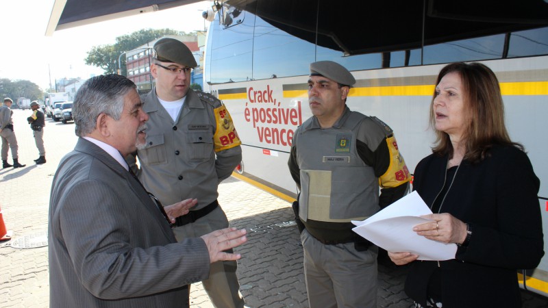 Ju&ccedil;ara Dutra Vieira estava acompanhada do secret&aacute;rio adjunto da Seguran&ccedil;a P&uacute;blica, Juarez Pinheiro