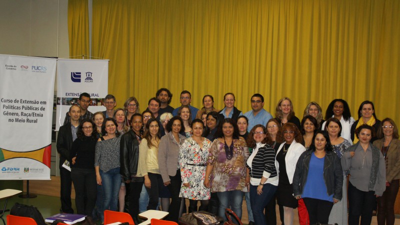 Formação contemplou 35 alunos e alunas, entre servidores públicos e agentes sociais que atuam no campo