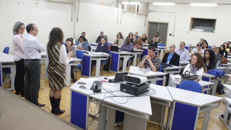 Curso é voltado a servidoras e servidores públicos e agentes sociais. As aulas ocorrem na sede da Fundação, em Porto Alegre