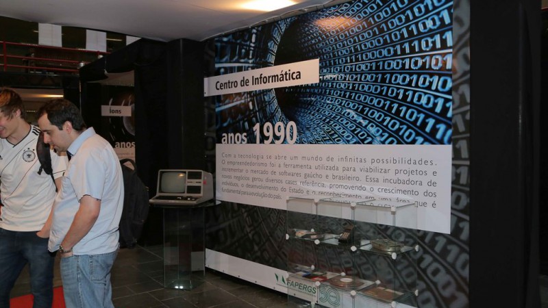 O incentivo à informática é um dos período tratados na Exposição UniRitter-Fapergs