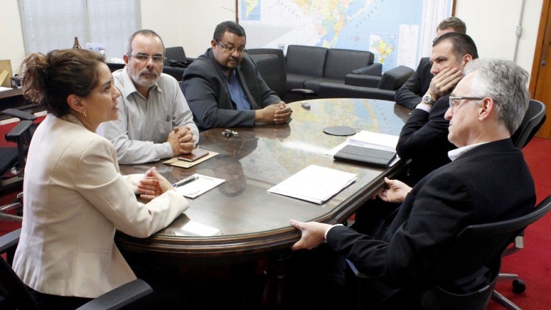 Diretora-presidente da FDRH, Sandra Bitencourt recebeu o diretor-superintendente do Grupo Zaffari, Cláudio Zaffari