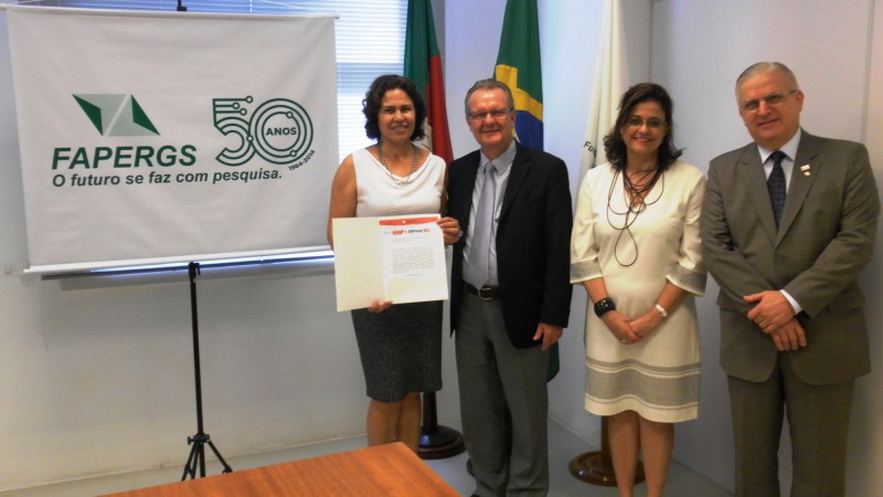 Material doado será utilizado numa mostra itinerante em instituições acadêmicas e órgãos públicos