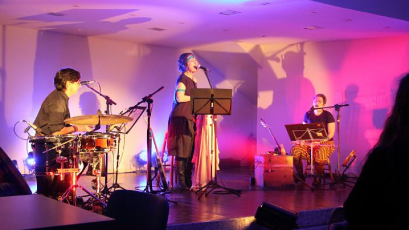 Pe&ccedil;a-show &ldquo;Hist&oacute;rias de Um Canto do Mundo&rdquo; ser&aacute; apresentada em Territ&oacute;rios de Paz