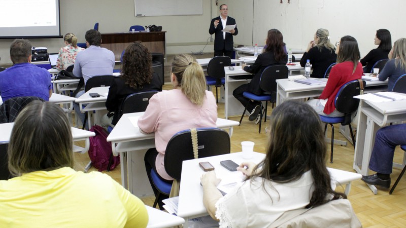 Chefe da Divisão de Assessoramento Organizacional, Hermes Luís Machado participou de qualificação por meio de um curso de formação na ENAP, em Brasília
