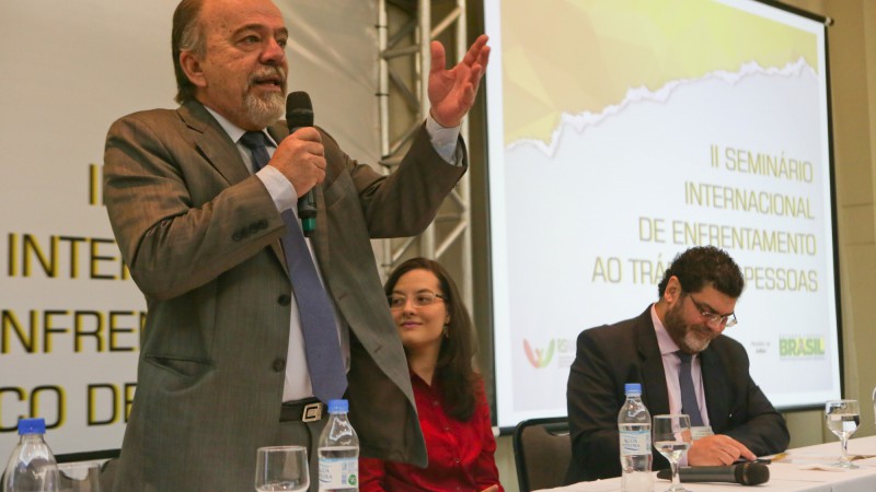 PORTO ALEGRE, RS, BRASIL, 18.11.14: Abertura do II Seminário Internacional de Enfrentamento ao Tráfico de Pessoas. Com a fala o Secretário de Segurança, Airton Michels. Foto: Andressa Moreira