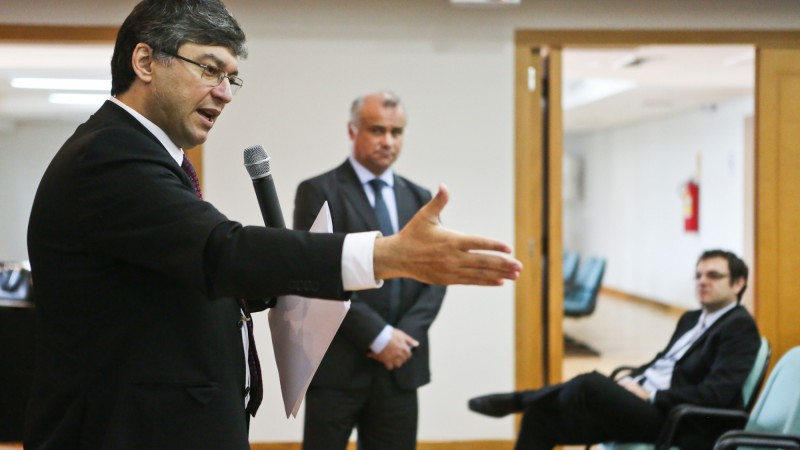 PORTO ALEGRE, RS, BRASIL, 21.11.14: Sefaz lança segunda fase piloto do Sistema de Identificação, Rastreamento e Autenticação de Mercadorias. Com a Fala, o subsecretário da Receita Estadual, Ricardo Neves Pereira. Foto: Andressa Moreira