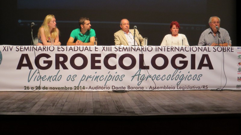 O casal de franceses Aude Berthomé e Antoine Vidal apresentou o projeto Caminar&Cozinhar, em que se propõem a percorrer diversos países da América Latina
