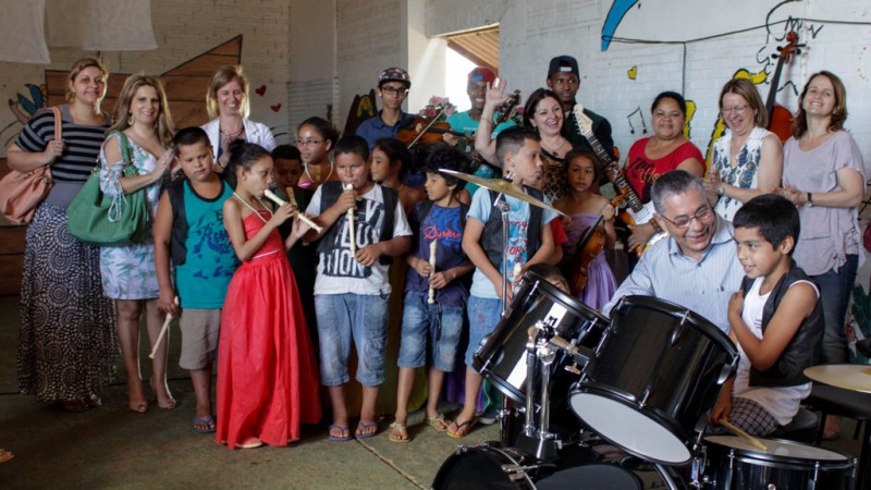 Escola Estadual de Ensino Médio Cônego Leão Hartmann possui 1.100 alunos matriculados e atende a população mais desfavorecida do Bairro Guajuviras