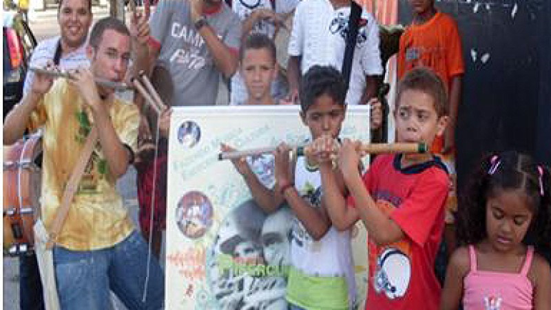banda incentiva crianças e adolescentes a aprender e preservar a cultura do pífano nordestino
