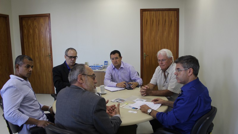 Secretário César Faccioli recebeu integrantes do Comitê Carlos de Ré para tratar do convênio para recuperação do imóvel assinado entre governo e prefeitura em 2014